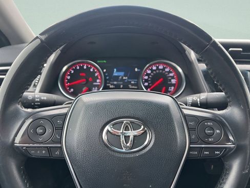 Used 2018 Toyota Camry XSE image 26