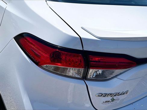 Used 2025 Toyota Corolla SE FWD image 28