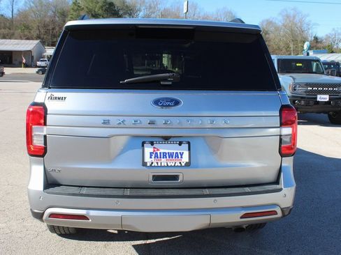 Used 2022 Ford Expedition XLT image 10