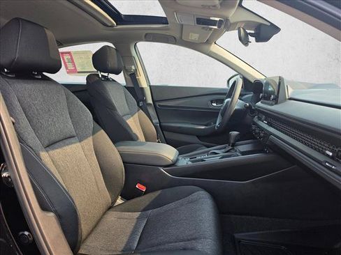 Used 2025 Honda Accord SE image 11