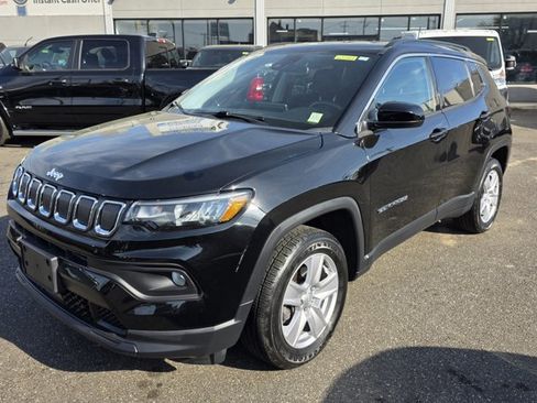 Used 2022 Jeep Compass Latitude w/ Convenience Group image 2