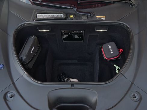 Used 2021 Ferrari F8 Tributo RWD image 30