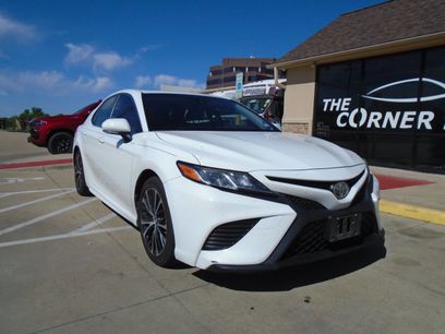 Used 2018 Toyota Camry SE w/ Moonroof Package