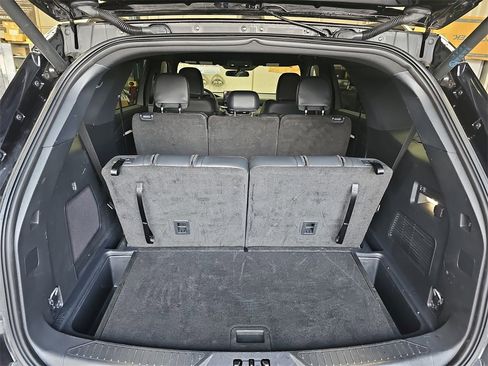 Used 2025 Ford Explorer ST-Line w/ ST-Line Street Pack image 12