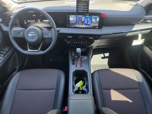 New 2026 Nissan Kicks SR FWD image 2