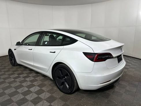 Used 2021 Tesla Model 3 Standard Range Plus image 5
