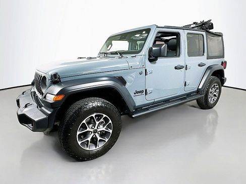 Used 2025 Jeep Wrangler Unlimited Sport AWD/4WD image 3
