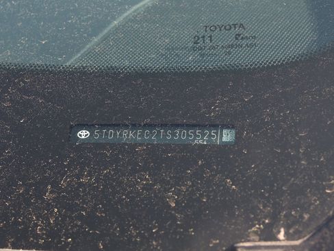 New 2026 Toyota Sienna XLE image 31