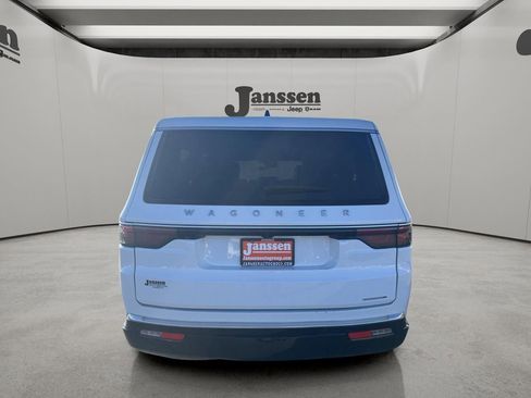 Used 2024 Jeep Wagoneer L Series II w/ Flexible Seating Group image 3