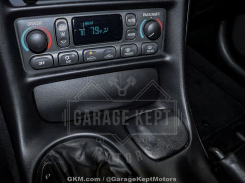 Used 1997 Chevrolet Corvette Coupe w/ Roof Pkg image 94