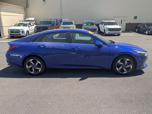Certified 2021 Hyundai Elantra Limited FWD image 4