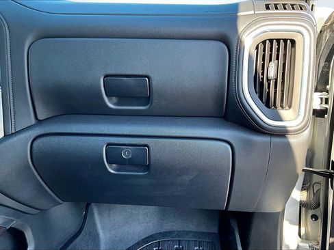 Used 2022 GMC Sierra 1500 SLT w/ SLT Premium Package image 17