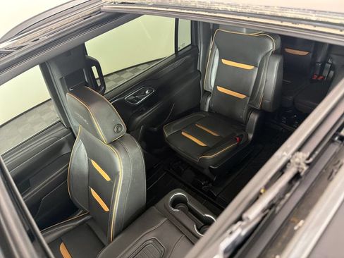 Used 2023 GMC Yukon XL AT4 w/ AT4 Premium Plus Package AWD/4WD image 9
