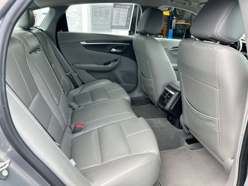 Used 2017 Chevrolet Impala LT w/ Convenience Package FWD image 26