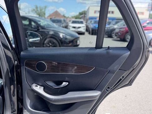 Used 2017 Mercedes-Benz GLC 300 4MATIC image 27