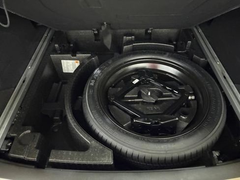 Used 2024 Cadillac XT5 Premium Luxury w/ LPO, Floor Liner Package AWD/4WD image 13