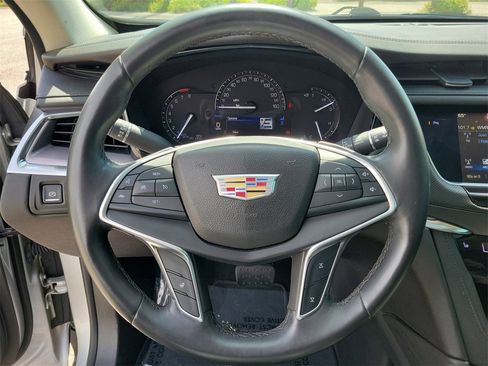 Used 2017 Cadillac XT5 Luxury image 23