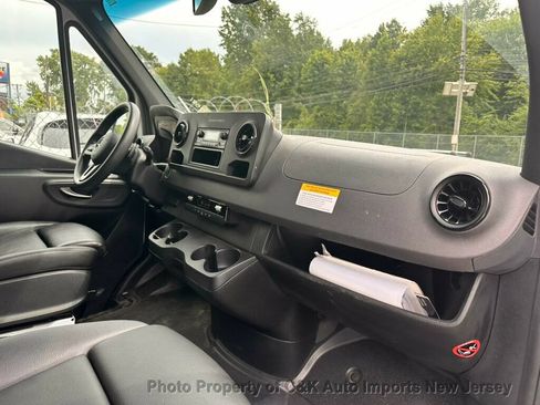 Used 2023 Mercedes-Benz Sprinter 2500 image 8