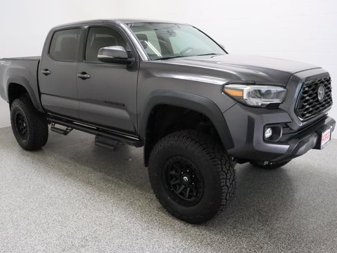 Used 2023 Toyota Tacoma TRD Off-Road AWD/4WD image 4