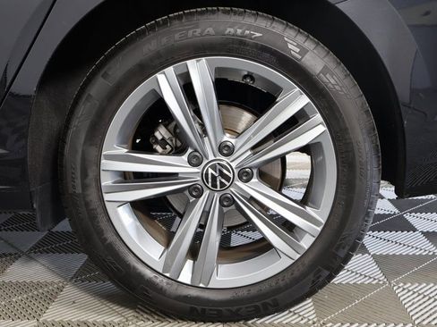 Used 2024 Volkswagen Jetta SE FWD image 14