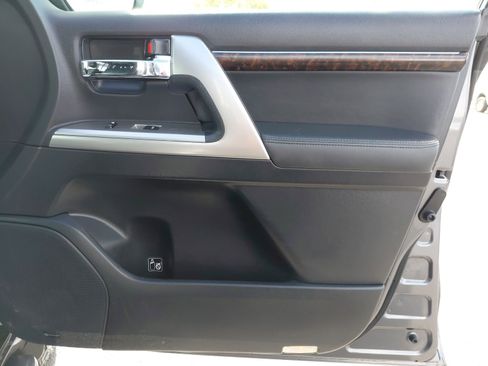 Used 2013 Toyota Land Cruiser AWD/4WD image 29