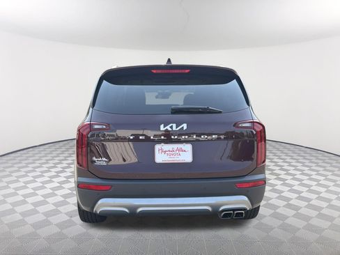 Used 2022 Kia Telluride S FWD image 15