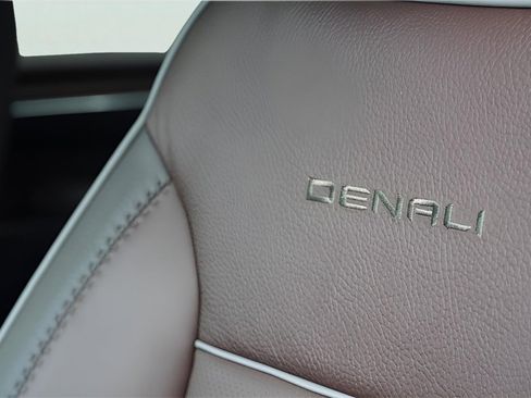 New 2026 GMC Sierra 2500 Denali w/ Denali Reserve Package image 15