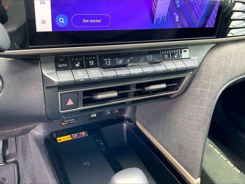 Used 2025 Toyota Camry XLE w/ Premium Package FWD image 34