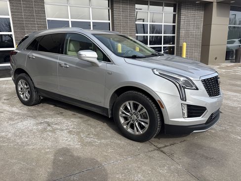 Used 2020 Cadillac XT5 Premium Luxury image 2