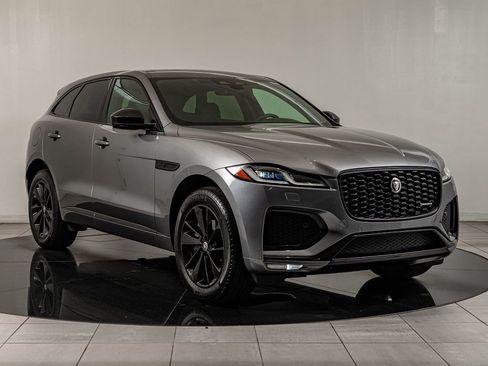 Certified 2025 Jaguar F-PACE R-Dynamic S image 3