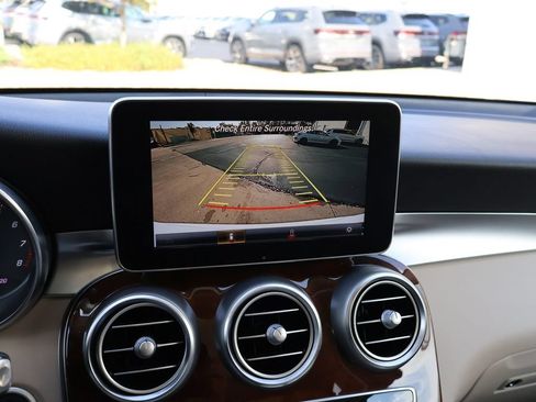 Used 2016 Mercedes-Benz GLC 300 4MATIC image 21