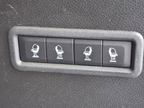 Used 2024 Jeep Wagoneer Series III image 40