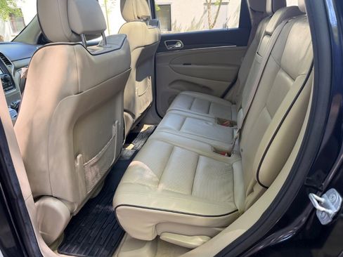 Used 2014 Jeep Grand Cherokee Overland RWD image 7