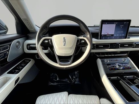 Used 2023 Lincoln Aviator Black Label Grand Touring AWD/4WD image 8
