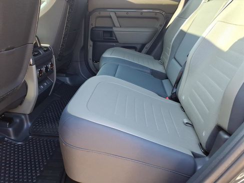 Certified 2025 Land Rover Defender 110 image 5