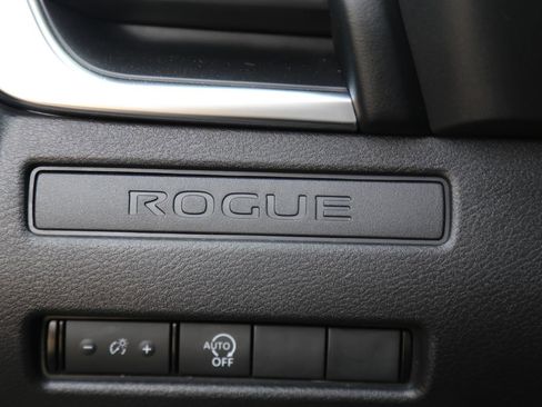 Used 2024 Nissan Rogue S AWD/4WD image 7
