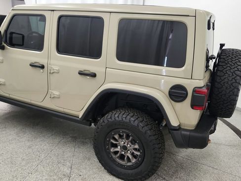 Used 2022 Jeep Wrangler Unlimited Rubicon w/ Trailer Tow Package AWD/4WD image 23