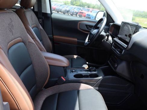 Used 2025 Ford Bronco Sport Outer Banks AWD/4WD image 16