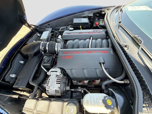 Used 2006 Chevrolet Corvette Coupe w/ Preferred Equipment Group RWD image 14