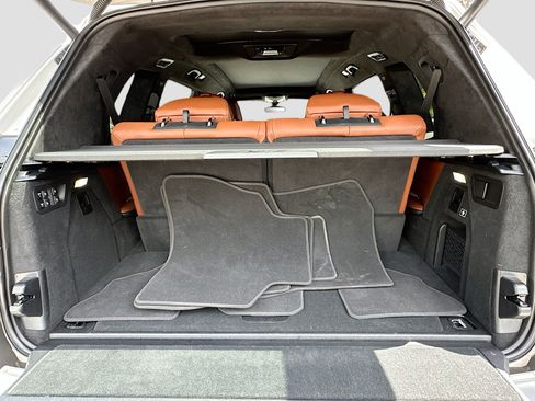 Used 2022 BMW X7 xDrive40i w/ M Sport Package image 28