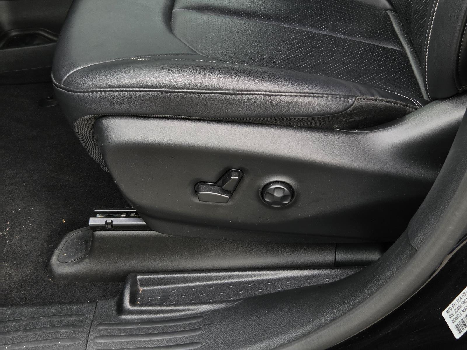Used 2025 Chrysler Pacifica Select FWD image 29