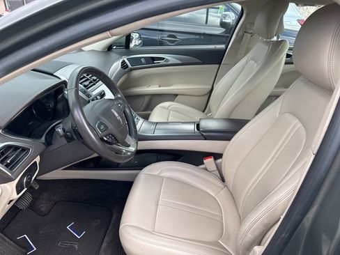 Used 2017 Lincoln MKZ Premiere image 10