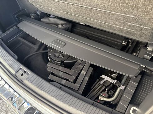 Used 2024 Volkswagen Atlas SEL Premium R-Line image 34