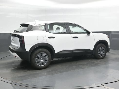 Used 2025 Nissan Kicks S AWD/4WD image 2