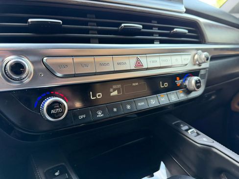 Used 2021 Kia Telluride SX w/ Towing Package FWD image 17