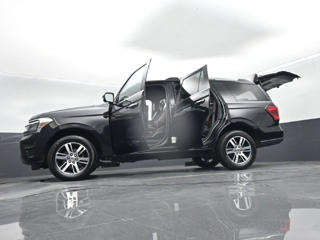 Used 2023 Ford Expedition Limited AWD/4WD image 76