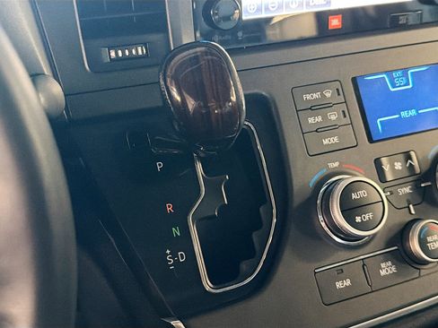 Used 2017 Toyota Sienna Limited Premium w/ Protection Package AWD/4WD image 24