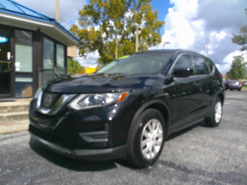Used 2017 Nissan Rogue S FWD image 2