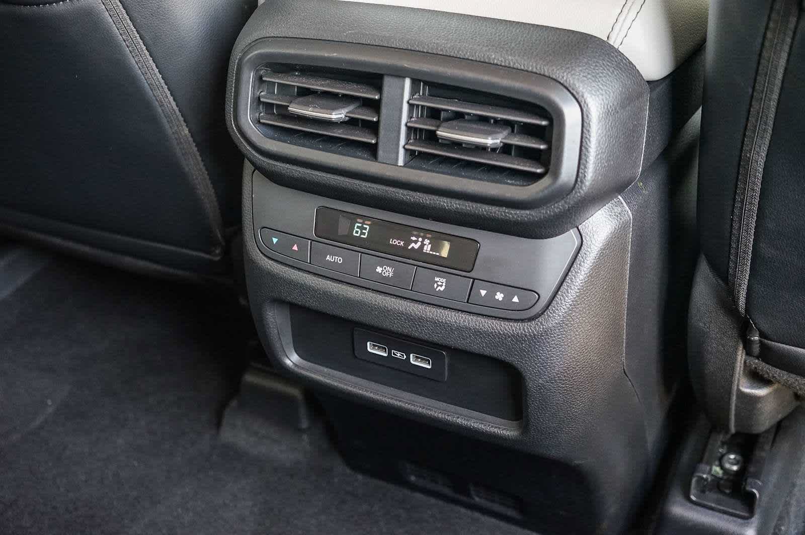Used 2023 Honda Pilot Touring image 19
