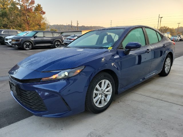 Used 2025 Toyota Camry LE FWD image 3